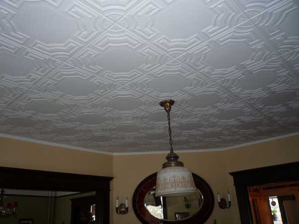 Как клеить плитку на потолок по диагонали