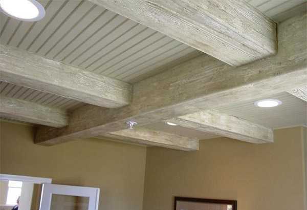 Как подшить потолок с деревянными балками