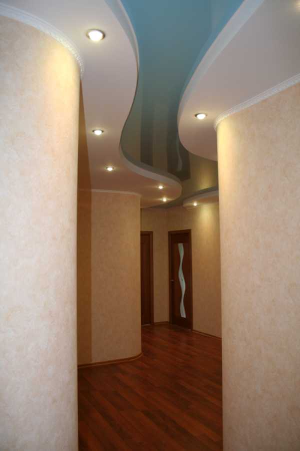 Потолок в коридоре узком